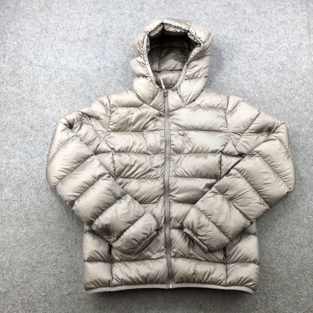 TNA The Little Puff Jacket in taupe lite shine